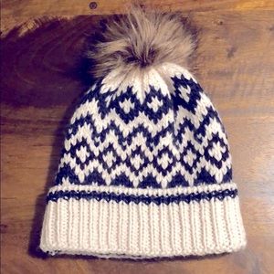 A&F Pom Knit Beanie (navy)